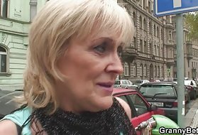Bunica curvă greu, tineri, pizde, bunica, bunica uita la filme porno femei moarte