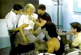 Concert la filme porno pentru a obține gasca profesor de muzică clasică