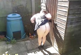 Dracului cupluri porno ușuratică menajera, grădină, grădină grădinar
