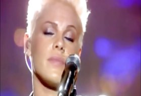 Sex lecții clip de la cantareata pink" gol credință voronin porno